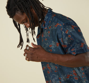 LAKE CAMP SHIRT indigo/madder roving koi print