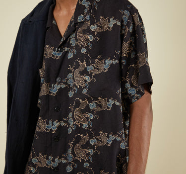LAKE CAMP SHIRT iron black roving koi print